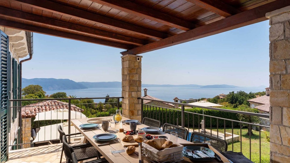Ripenda Kosi Villa | Cheerful sea view villa Franka in a quiet location