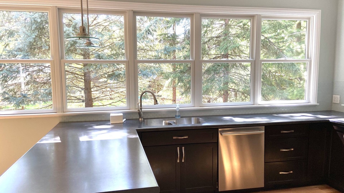 West Lafayette House | Cheerful Spacious 4 bd Home Walks to Purdue, Sports, and Golf, & Game Arcade!