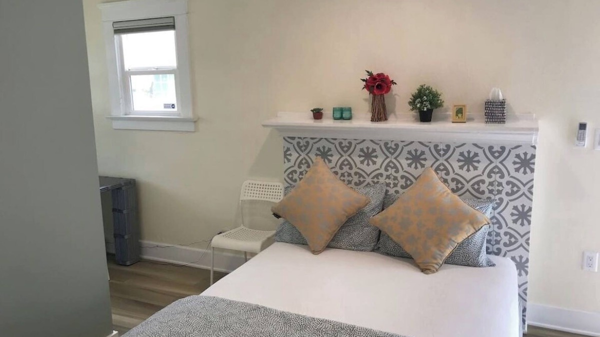 Monrovia House | Cheerful Studio Monrovia Old Town/Pasadena/COH