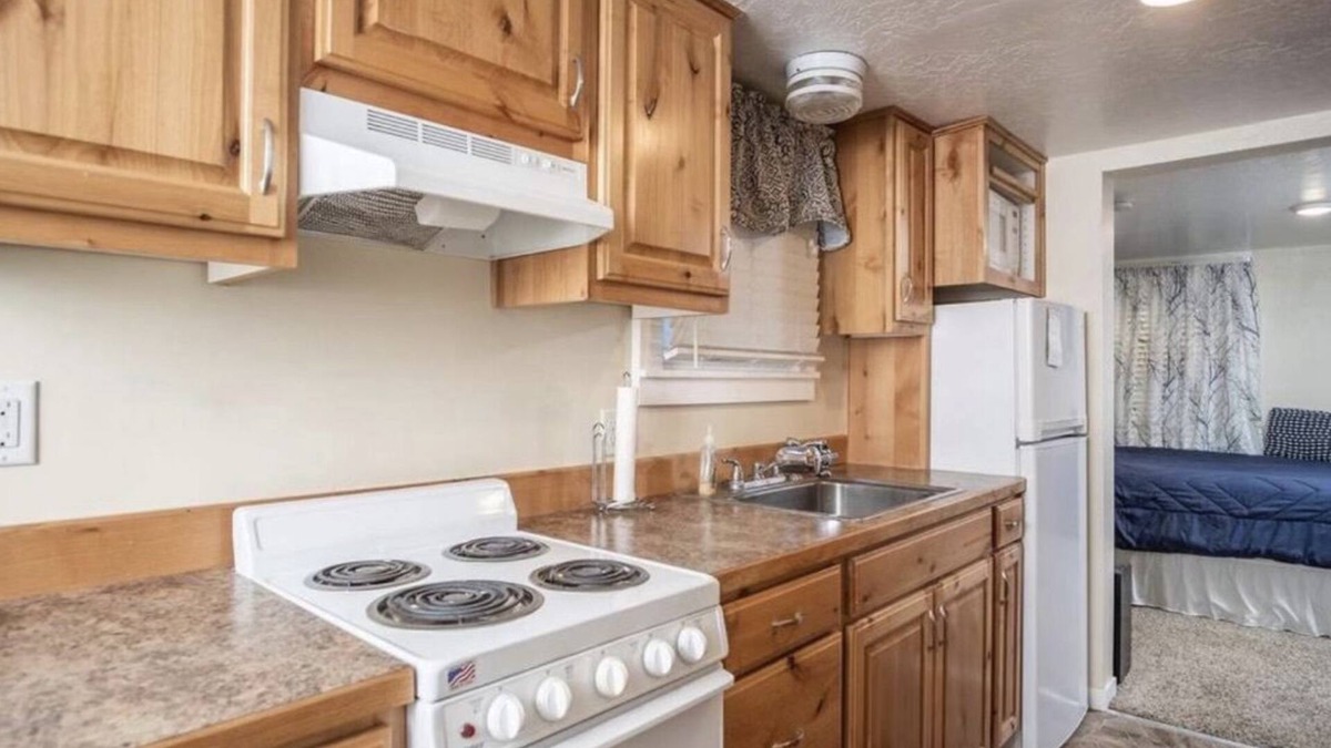 Pocatello House | Cheerful studio near ISU