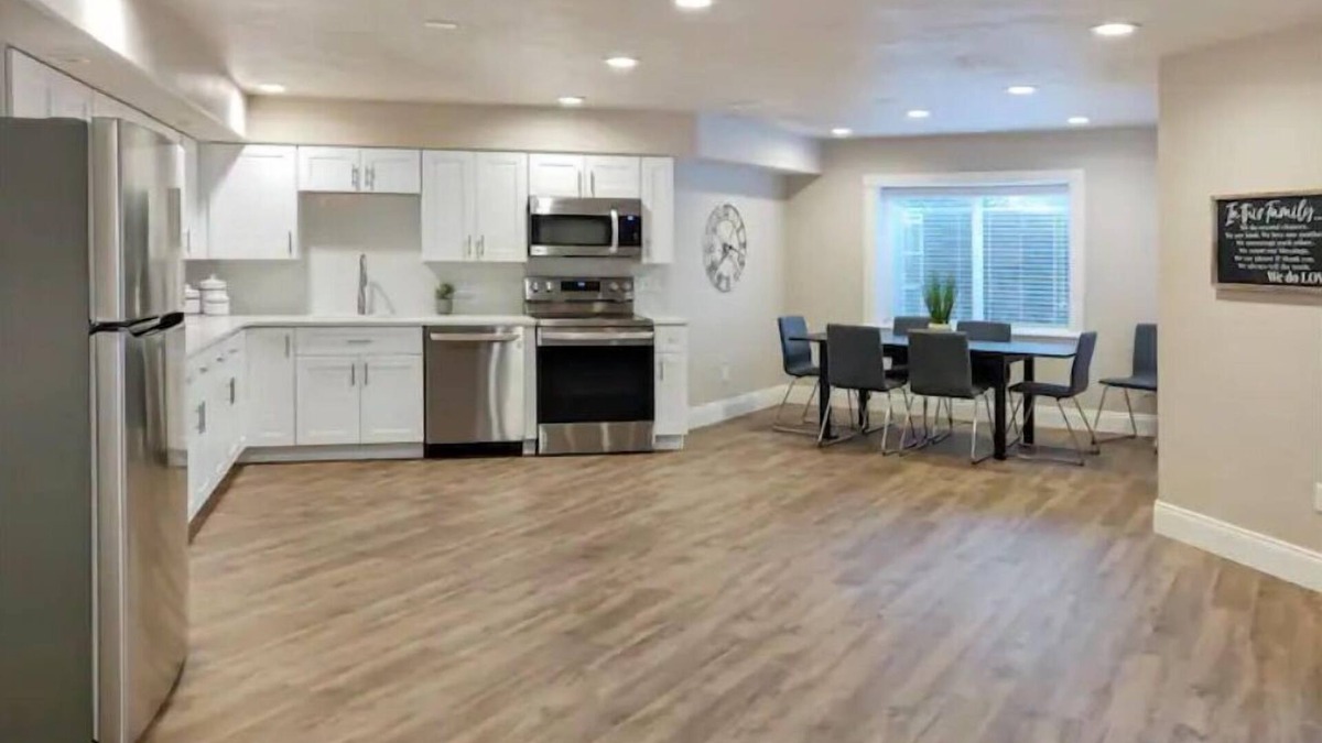 Highland House | Cheery and Bright four Bedroom Walkout Basement