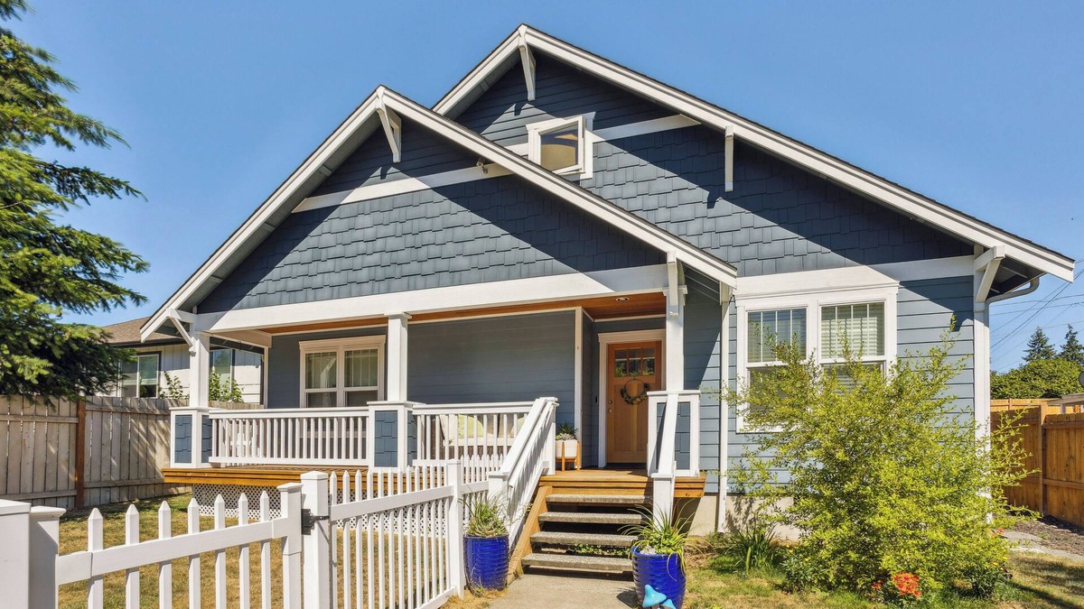 South Tacoma House | Cheery Tacoma Vacation Rental: 7 Mi to Owen Beach!