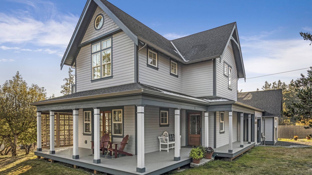 Friday Harbor Cottage | Chef's Kitchen, Salish Sea View, EV Charger: This is The Cottage on Cedar Street