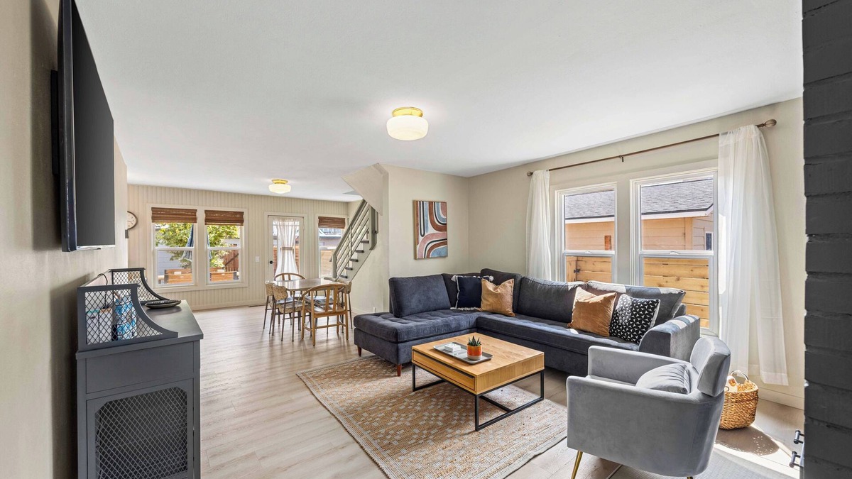 Chelan House | Chelan Avenue