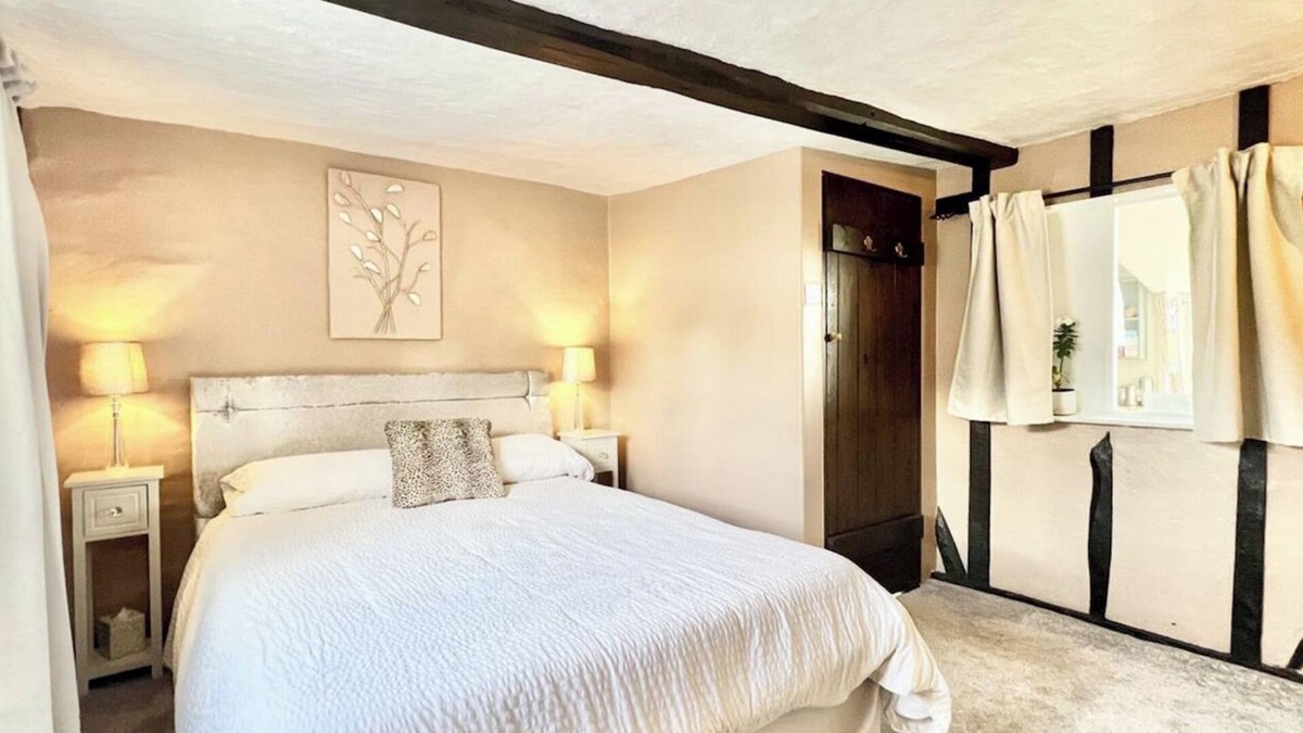 Great Leighs Cottage | Chelmsford Cottage Homestay Free Parking