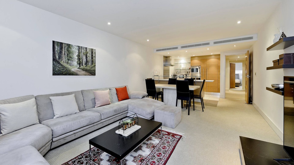 Queenstown Apartment | Chelsea Bridge Wharf, by Veeve
