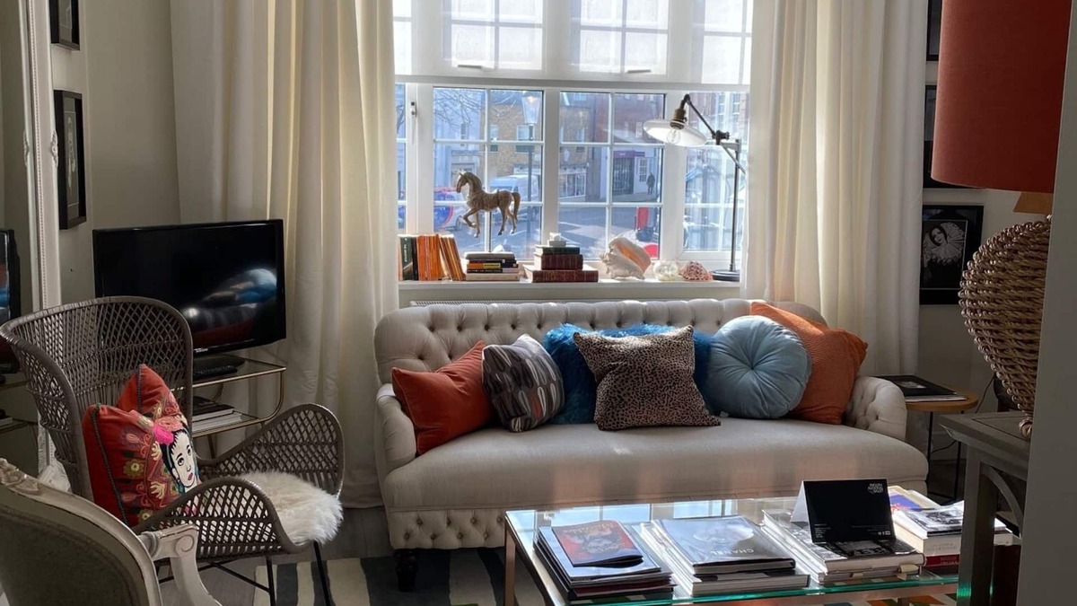 Chelsea Apartment | Chelsea Green FirstFloor Gem Apartment in safe Chelsea Sloane Square location.