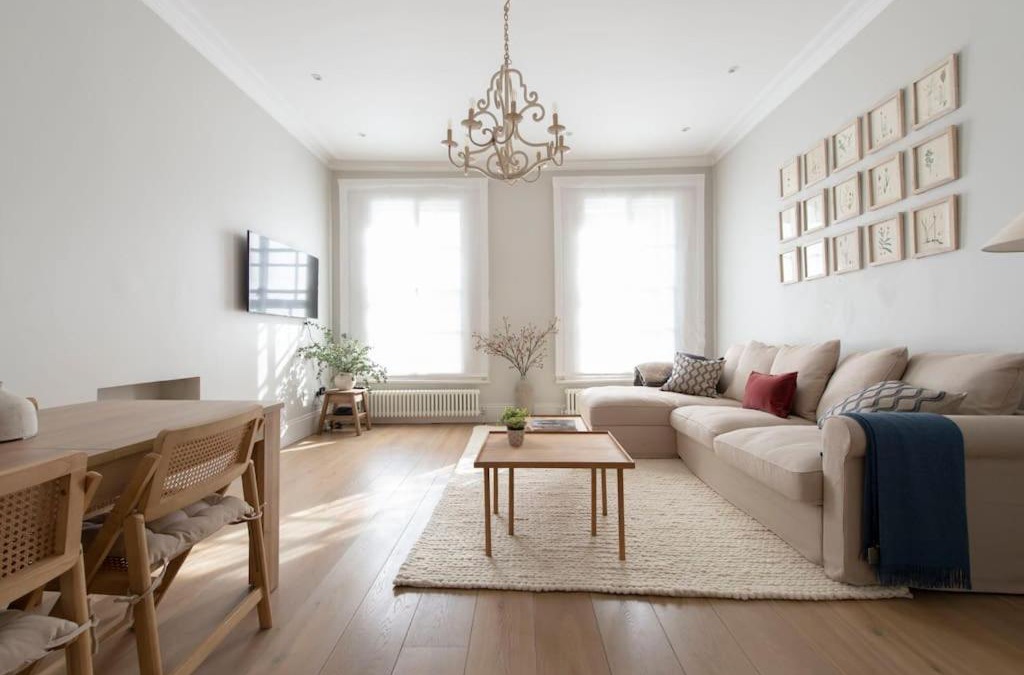 South Kensington Apartment | Chelsea Stunning two Bedroom Townhouse with Airconditioning