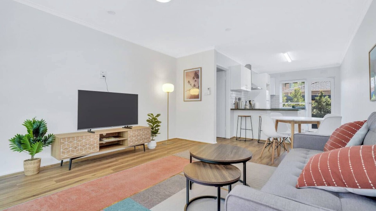 Cheltenham Villa | Cheltenham Delight - Renovated Two Bedroom Unit