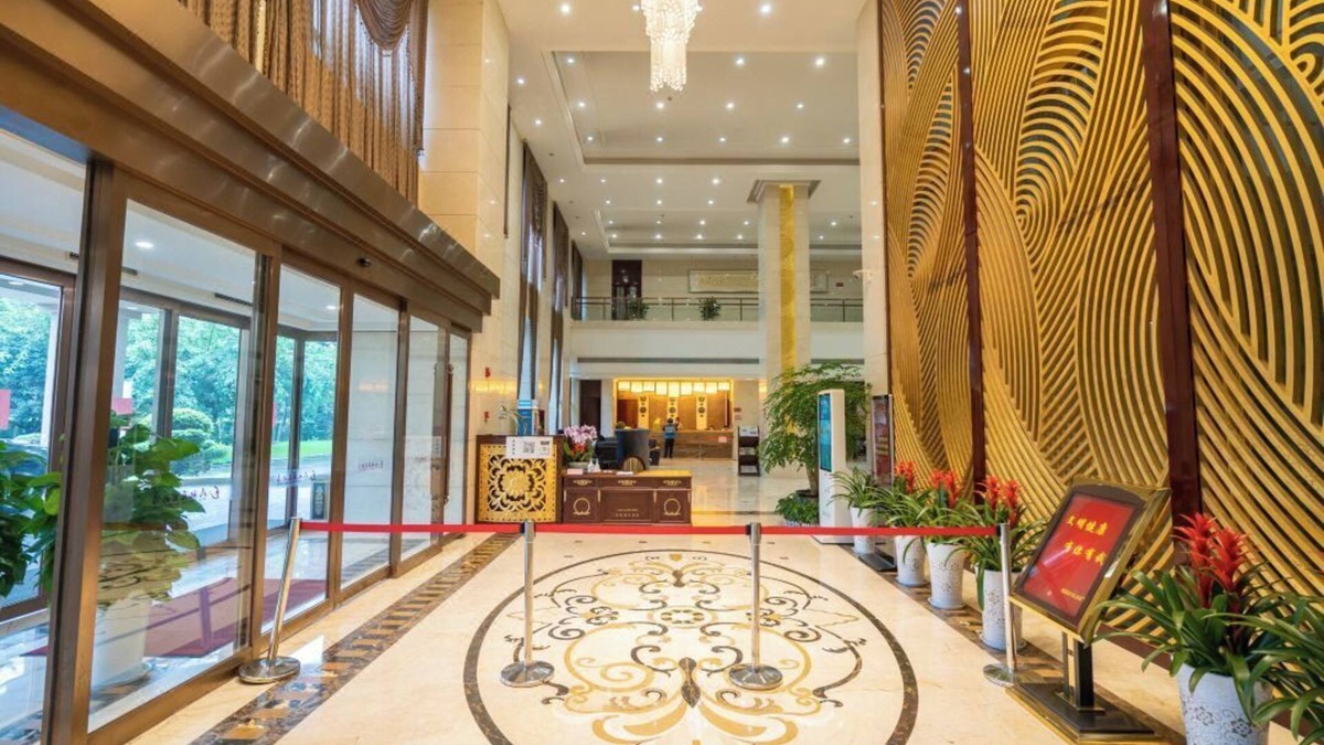 Shuangliu District Hotel | Chengdu Civil Aviation Dragon Hotel