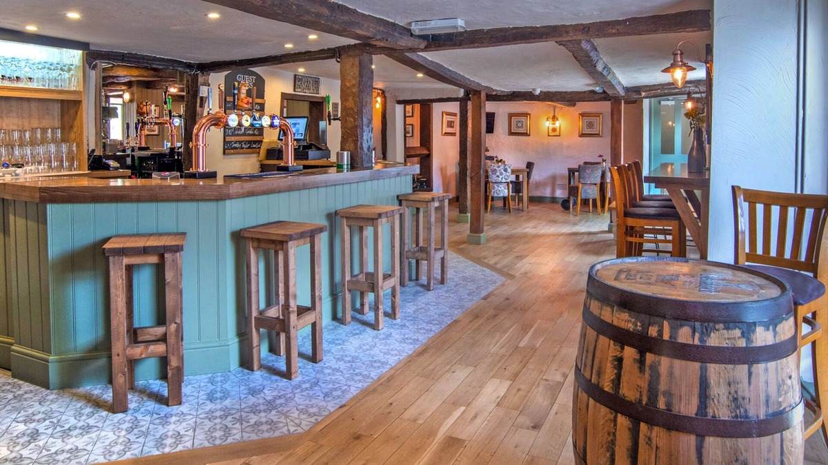 Fladbury Bed & Breakfast | Chequers Inn