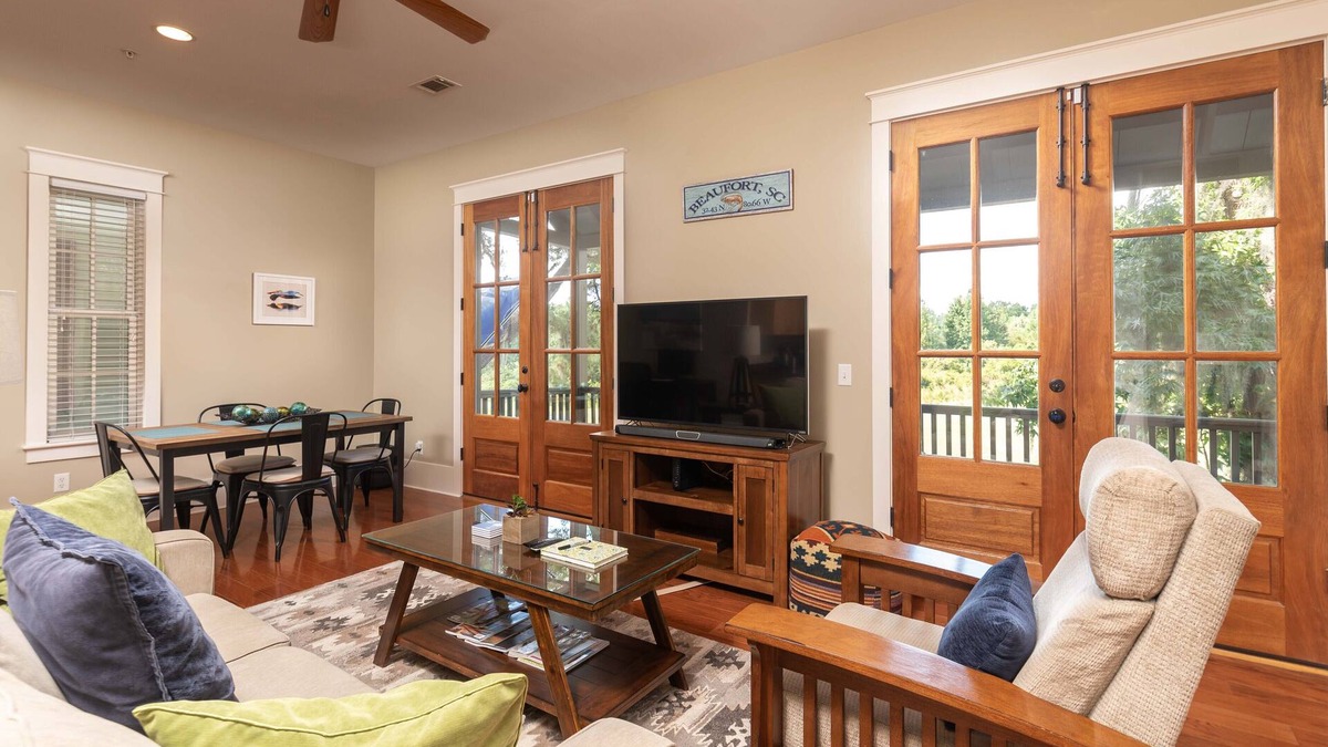 Habersham Condo | Cherokee Farms Flat - New Listing in Habersham