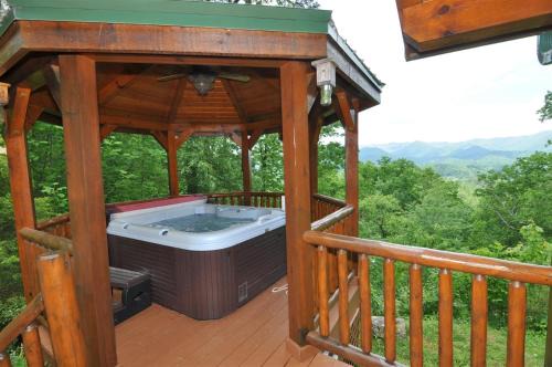 Qualla House | Cherokee Ridge Retreat