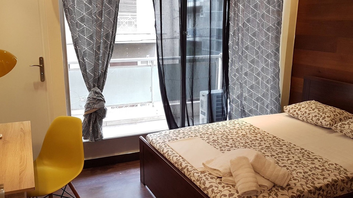 Kypseli Apartment | Cherry Apartment - Athens Center, 4 BD, 2 BATH
