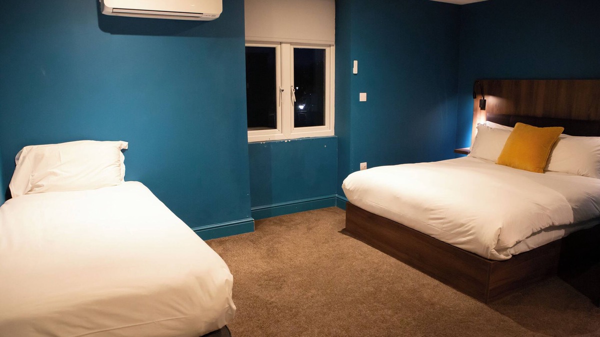 Mile End Hotel | Cherry Bar Rooms