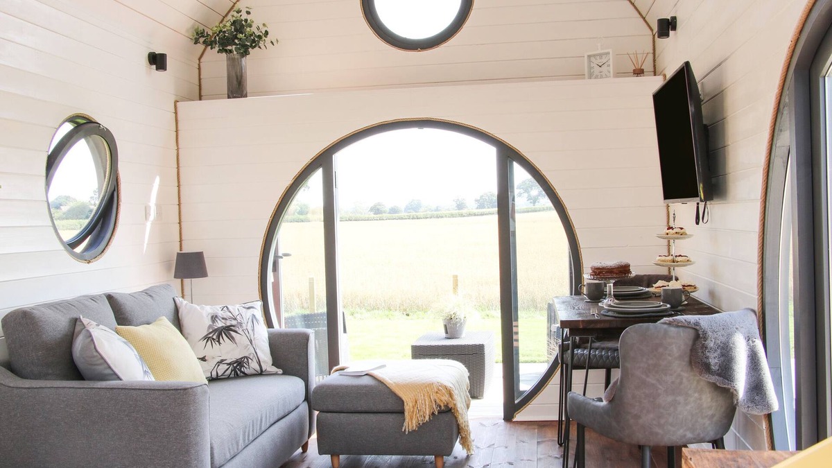 Diddlebury Cottage | Cherry Blossom
