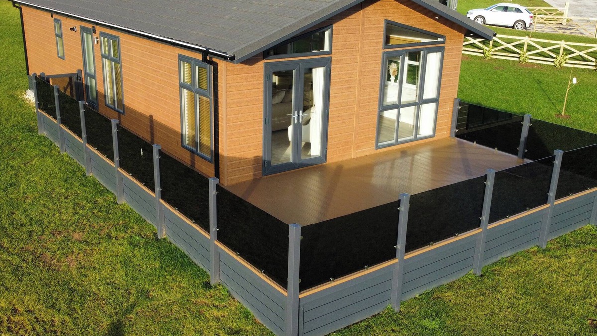 Briggswath Cottage | CHERRY BLOSSOM LODGE, pet friendly, with a garden in Whitby