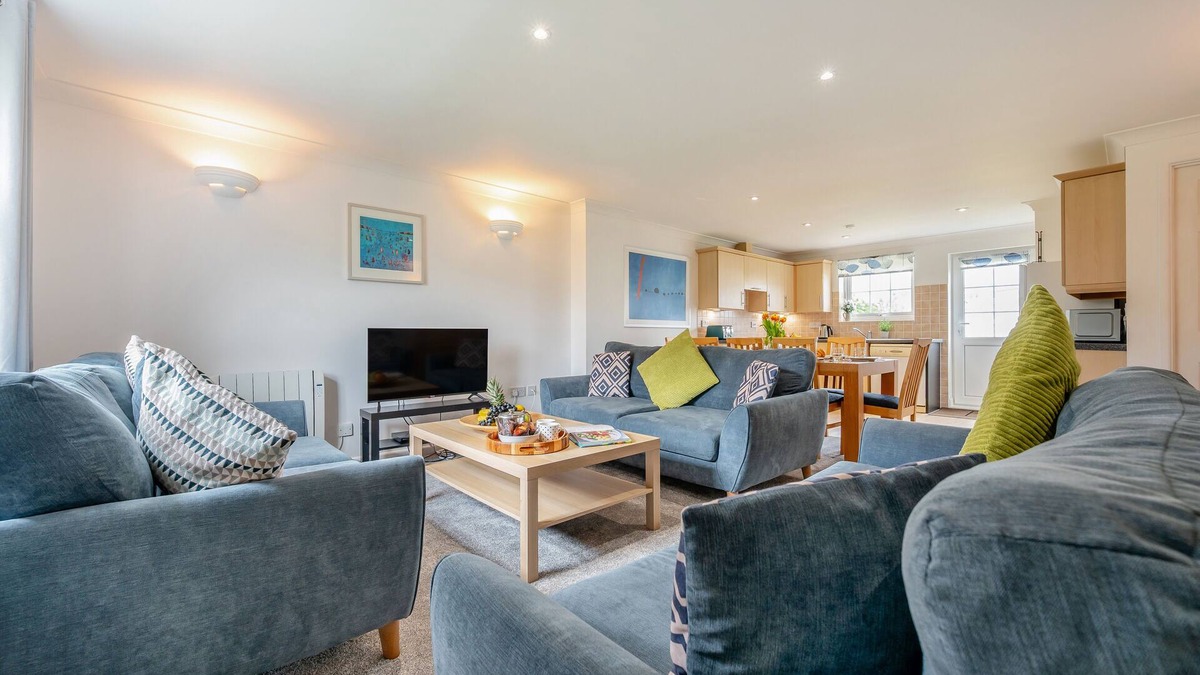 White Cross House | Cherry Cottage - Four Bedroom House, Sleeps 8