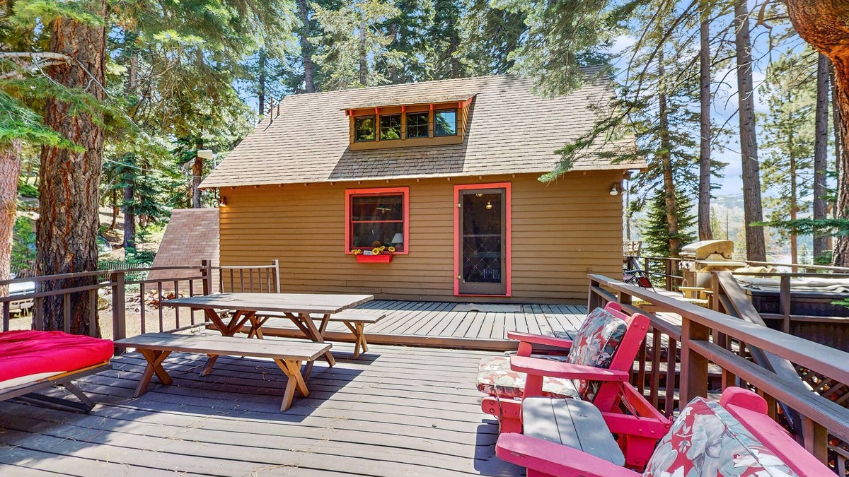 South Lake Tahoe Cabin | Cherry Leaf Lodge - Dog-Friendly Escape with Lake Views & Lake Access
