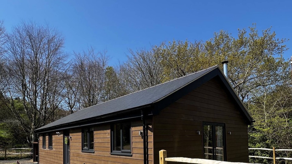Godshill Ski Chalet | Cherry Lodge