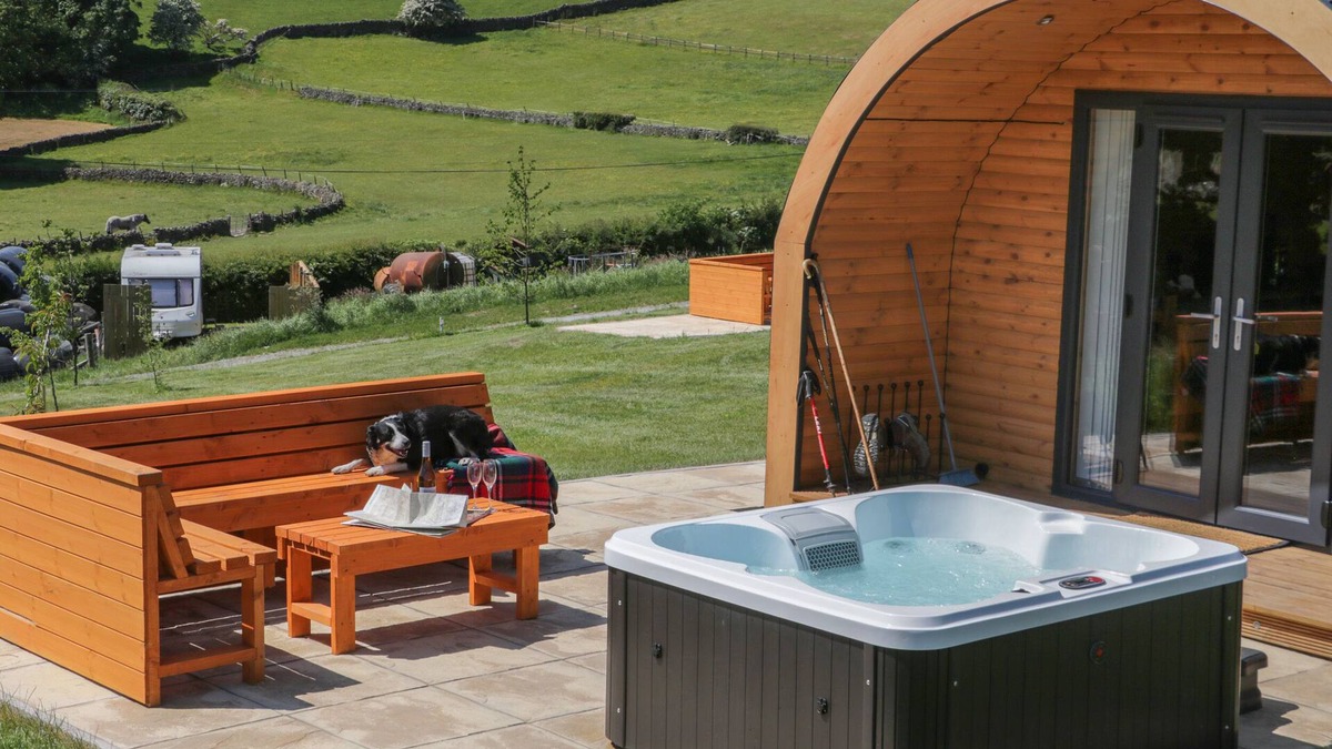 Newland Near Ulverston Cottage | CHERRY, pet friendly, character holiday cottage in Ulverston