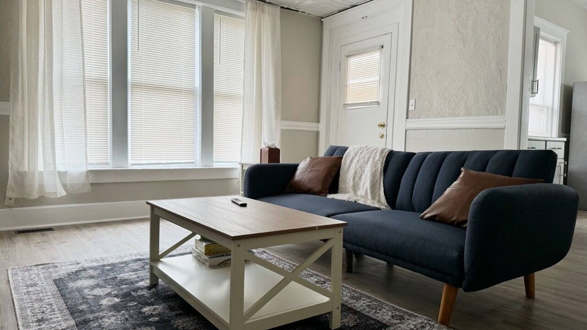 Evansville Apartment | Cherry Street Retreat A