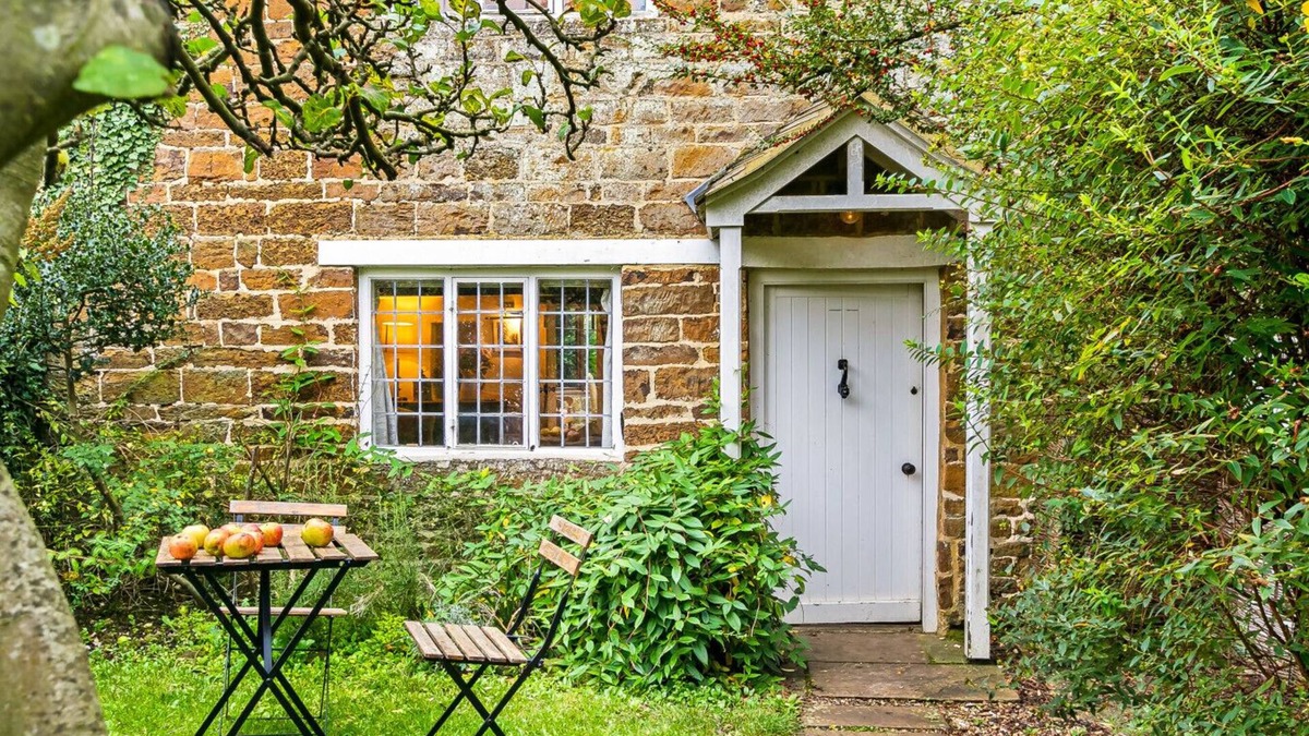 Eydon Cottage | Cherry Tree Cottage - 3 Bed Countryside Retreat