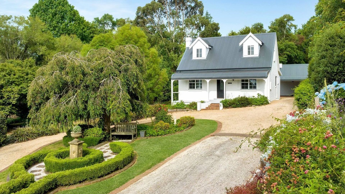 Burrawang House | Cherry Tree Cottage, Burrawang, Southern Highlands
