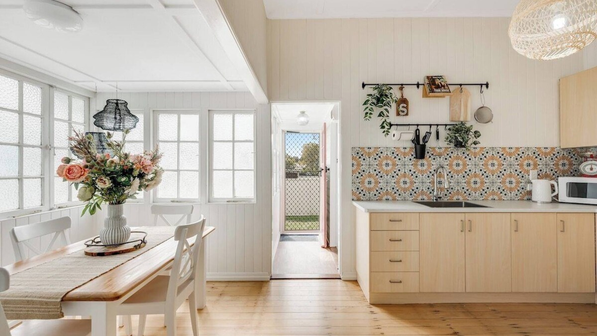 Toowoomba House | Cherry Tree Cottage! CBD Magic!