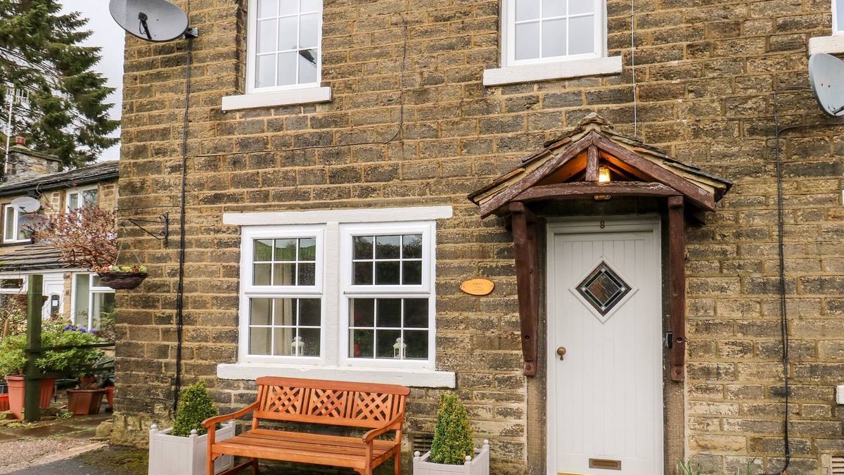 Bingley Cottage | CHERRY TREE COTTAGE, pet friendly, with a garden in Harden