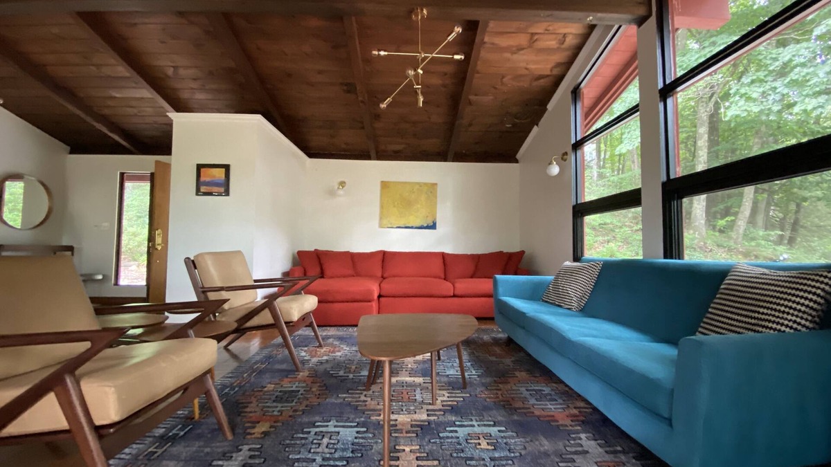 Canton House | Cherrybrook Hideaway - Book now for autumn colors!
