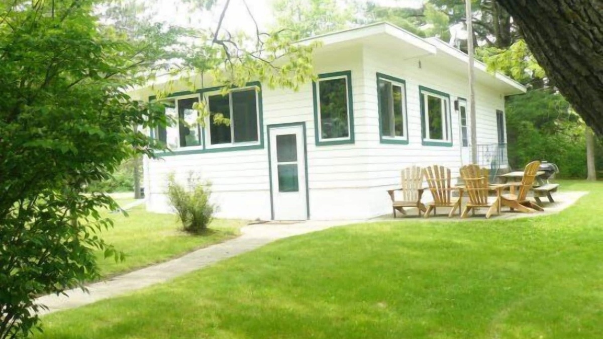 Oxford Cottage | Chesapeake on Parker Lake