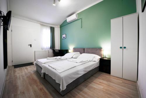 Kispest House | Chesscom Guesthouse