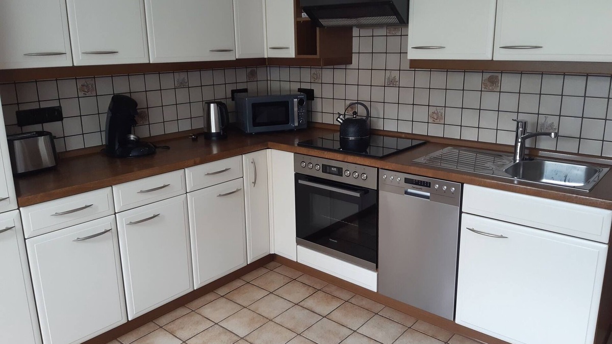 Zirndorf Apartment | Chestnut apartment (90sqm) with beautiful garden