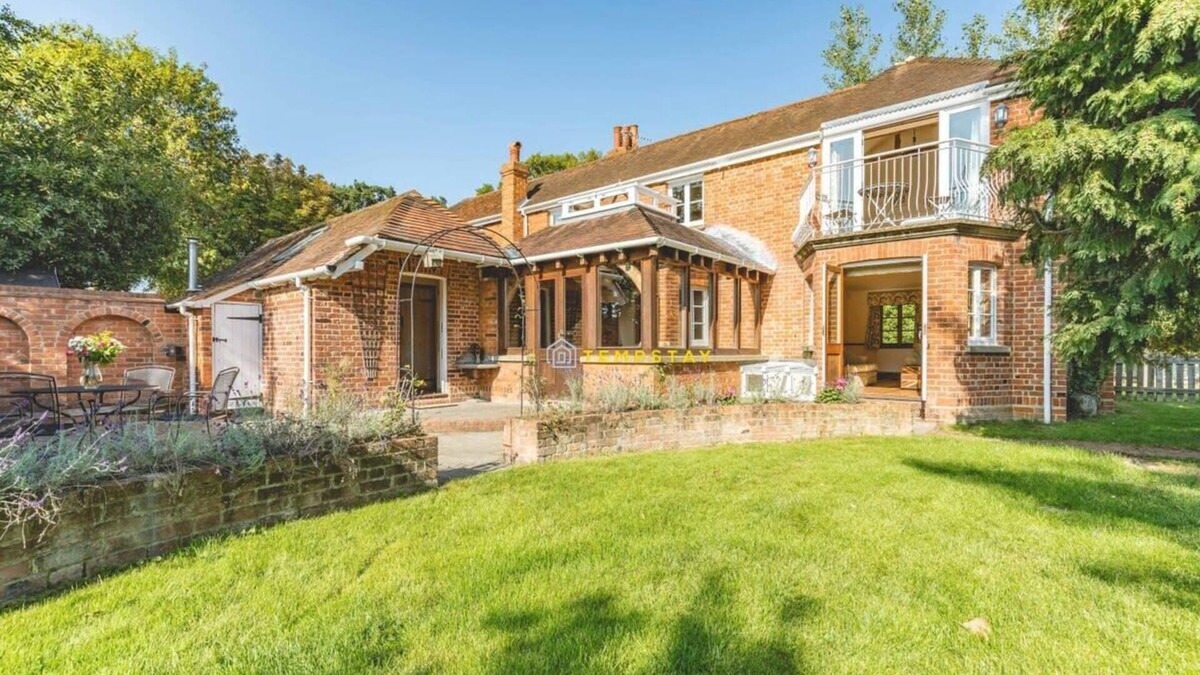 Maidenhead House | CHESTNUT COTTAGE ❤ WINDSOR COUNTRYSIDE ESCAPE
