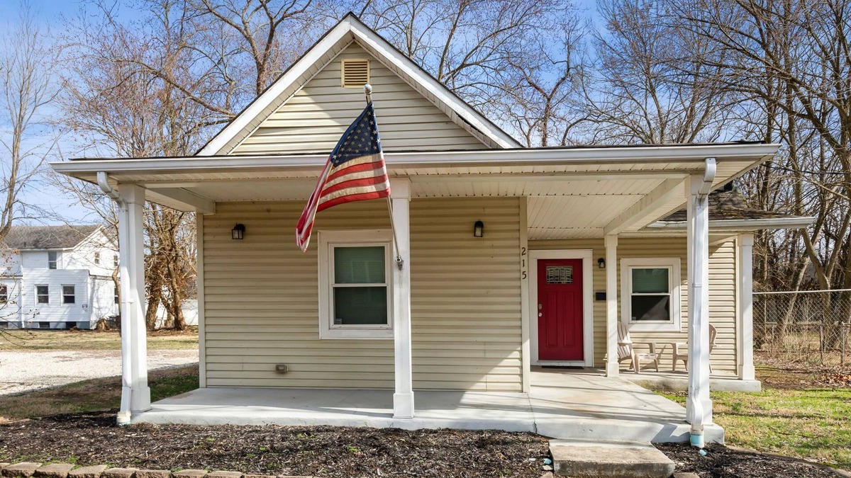 Loveland House | Chestnut, Three Bedroom House in Historic Loveland