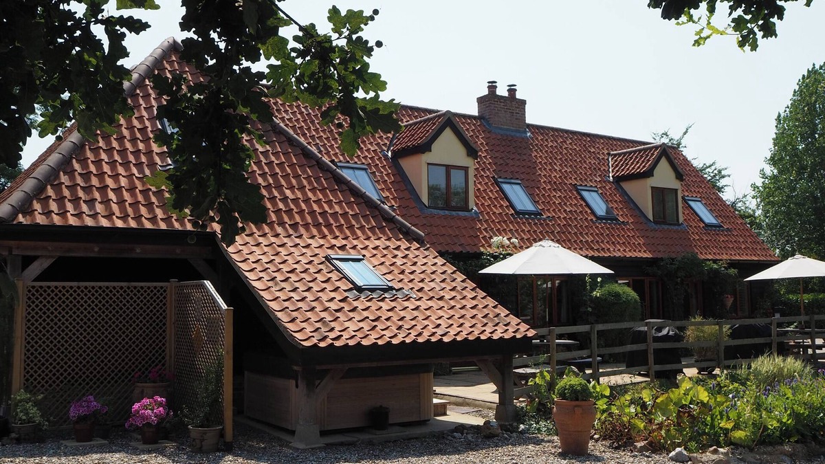 Bungay Cottage | CHESTNUT TREE BARNS: ASH COTTAGE, pet friendly in Bungay