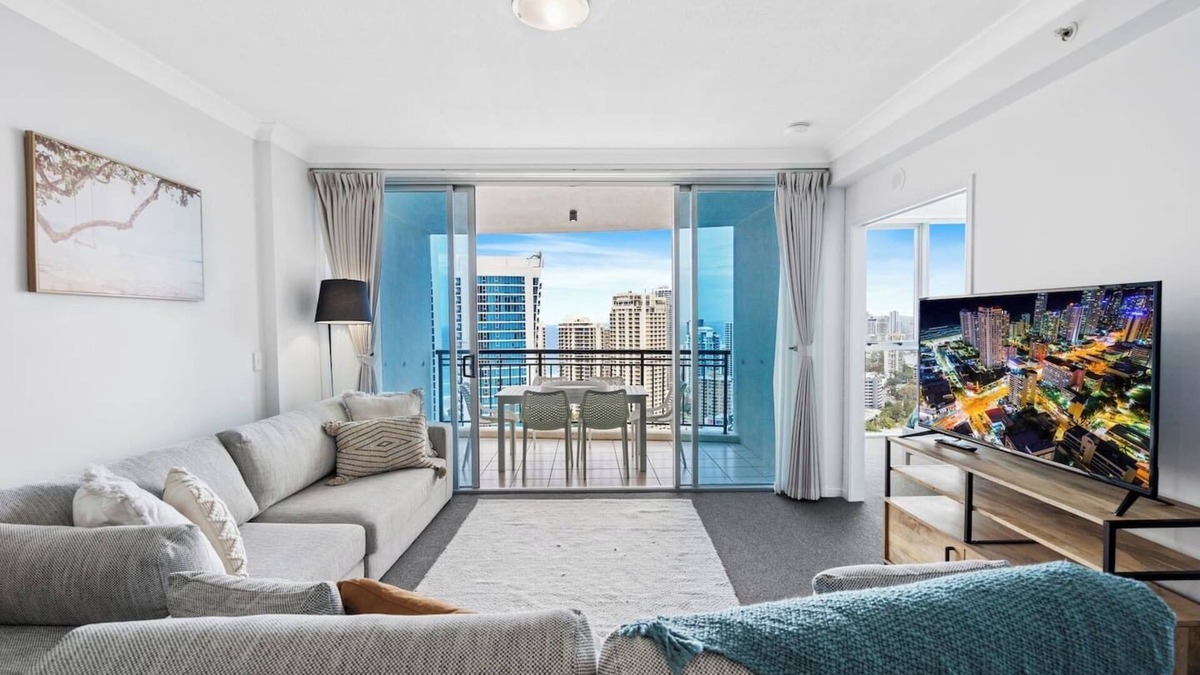 Surfers Paradise Apartment | Chevron: Majestic Ocean Vista w/Resort Amenities