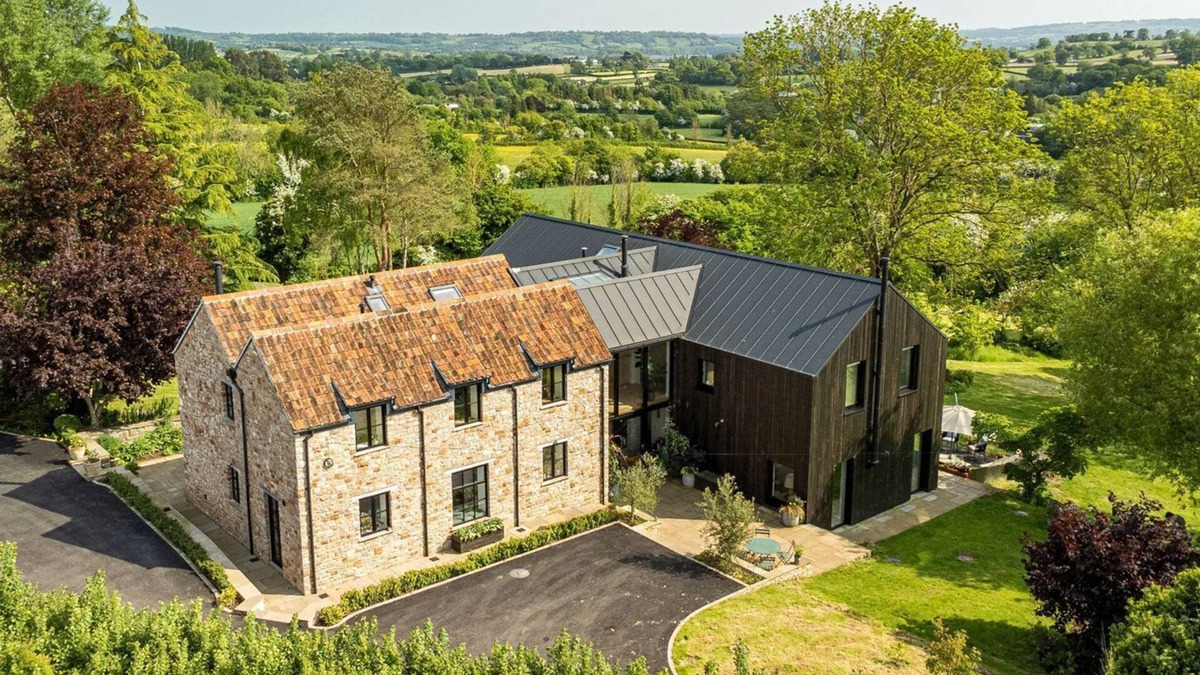 Barrow Gurney Villa | Chew Valley View - Seven Bedroom Villa, Sleeps 14