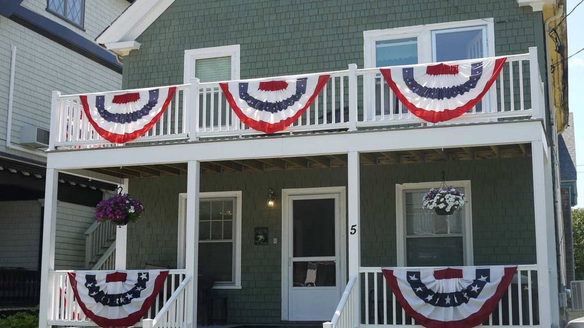 Bar Harbor House | Chez Acadia - walk to everything in Bar Harbor