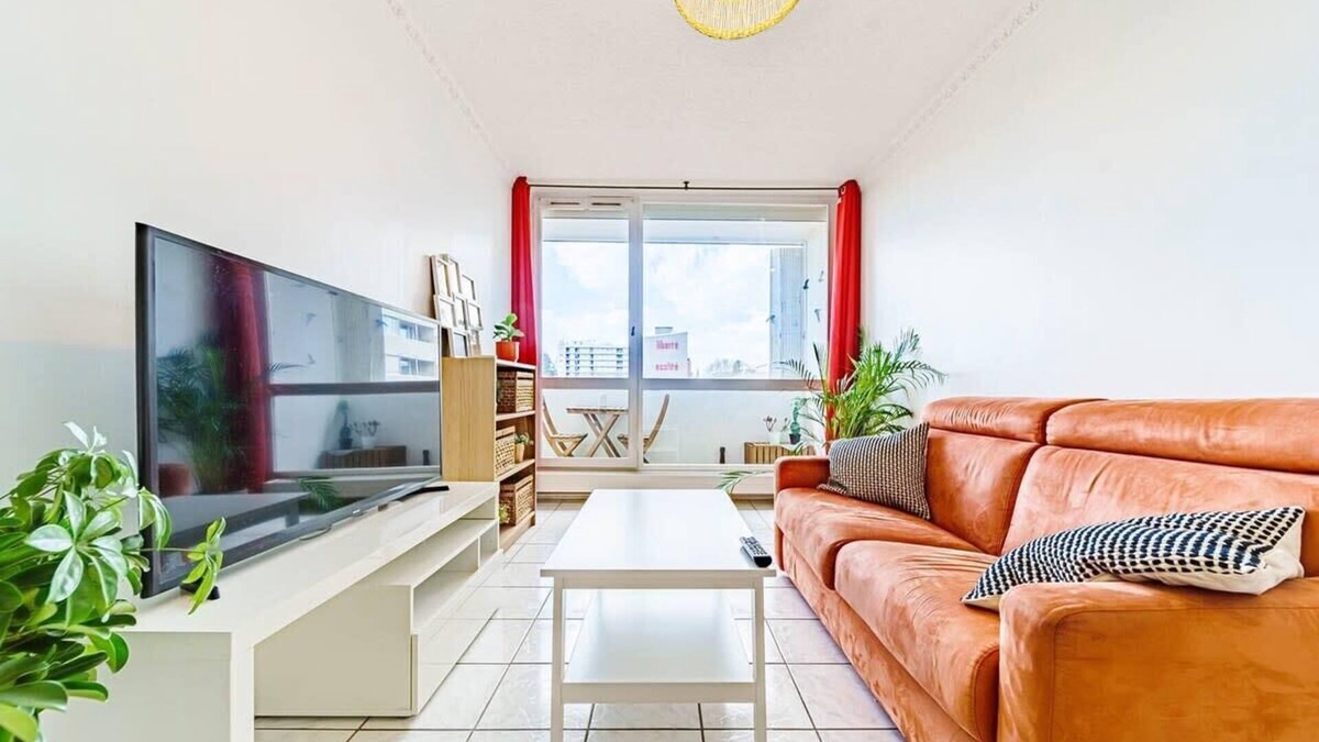 Republique - Tolstoi Apartment | Chez Anatole - Charming 4 People - Gratte Ciel