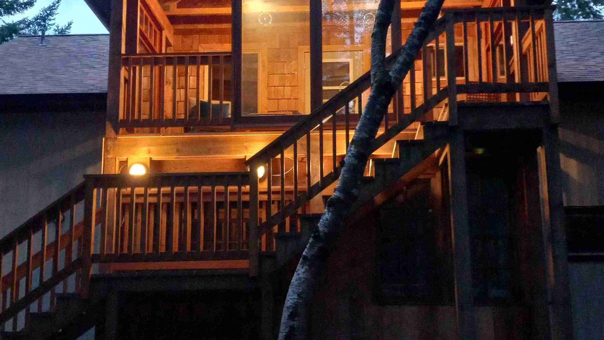 Quathiaski Cove Bed & Breakfast | Chez Claire: Your Quadra Island Retreat