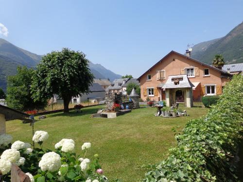 Luz-Saint-Sauveur Apartment | Chez Corine Marque Bastampe