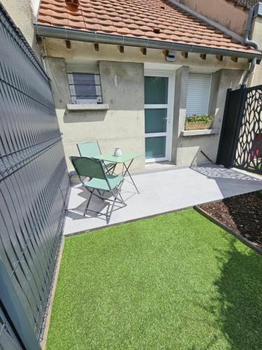 Nanteuil-les-Meaux Apartment | Chez Ernestine