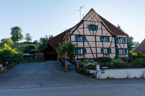Ueberstrass House | Chez Franz Alois