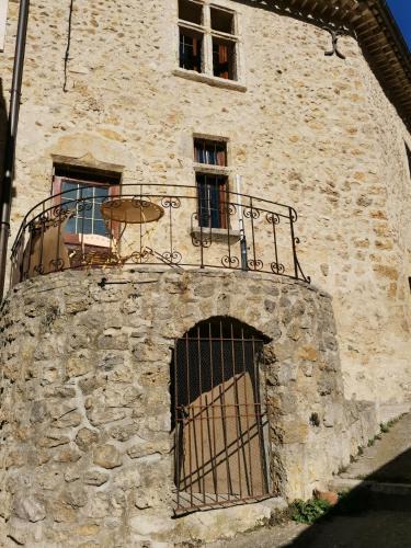 Saint-Martin-de-Bromes Apartment | Chez Gilles Math