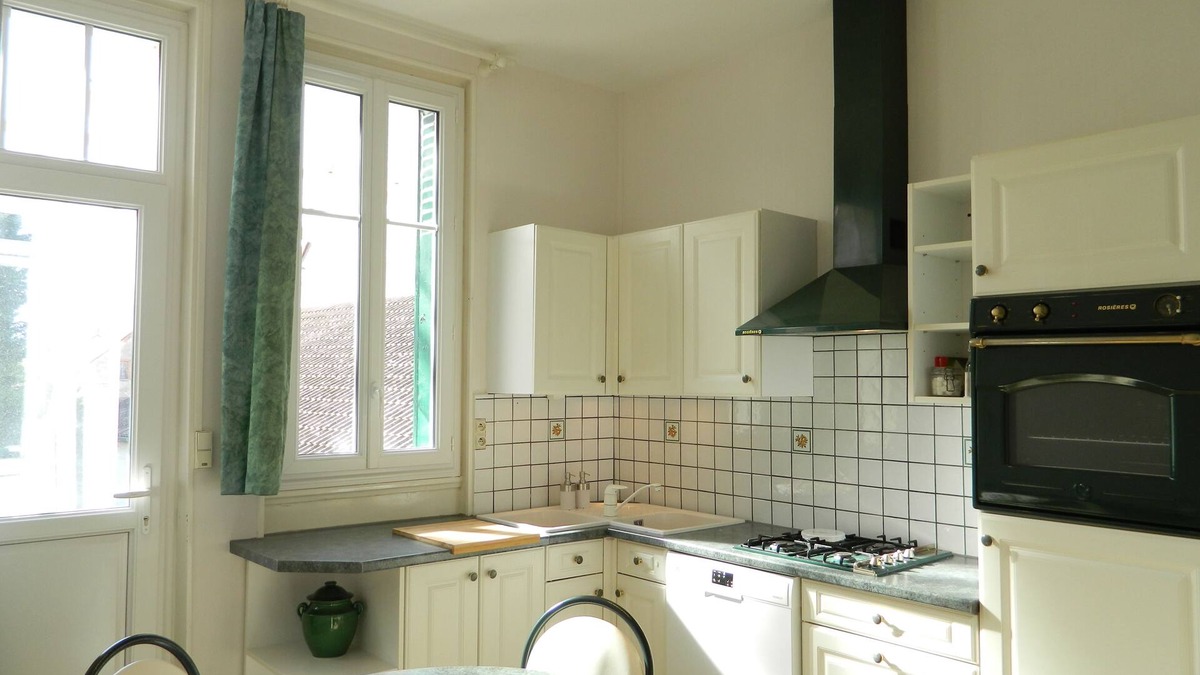 Romorantin-Lanthenay House | Chez Gina, Maison de Ville & son Grand Jardin à Romorantin-lanthenay