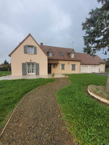 Le Luart House | Chez Jo