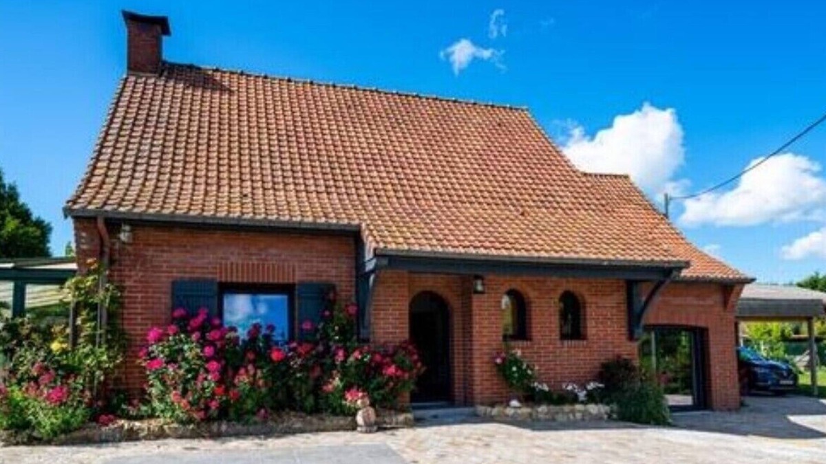 Marquise House | Chez Jules, the entrance to the capes
