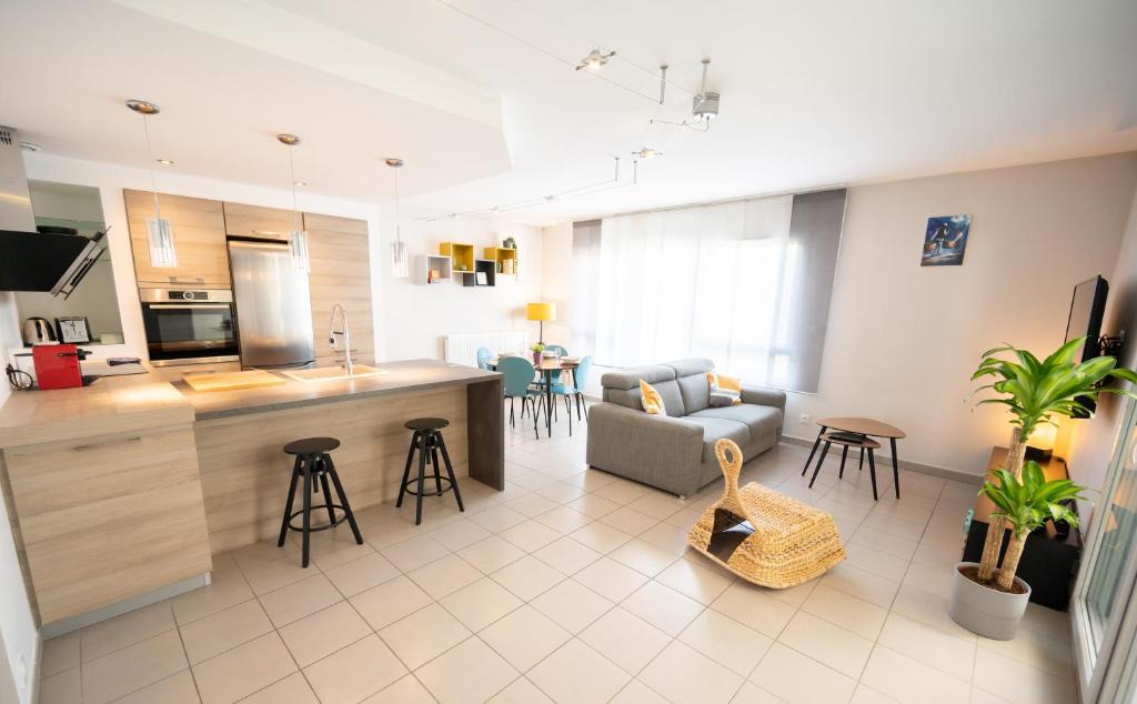 Leon Blum - Bon Coin Apartment | Chez Léon - Métro, Bus, Garage Double, 6 Personnes